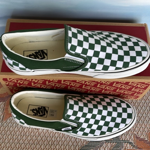 Vans Men’s Classic Slip-On
Color Theory Checkerboard
VN0A7Q5D6QU
Sneakers - Picture 3 of 16